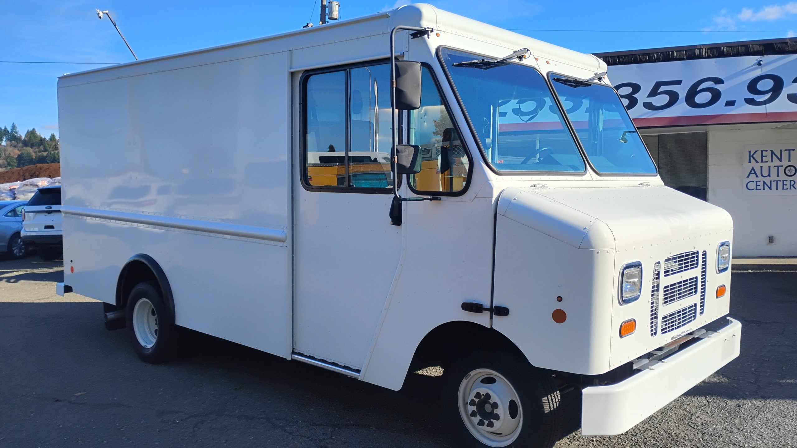 2016 Ford E350 Stepvan 2016 Ford E350 Stepvan - image 1 of 6