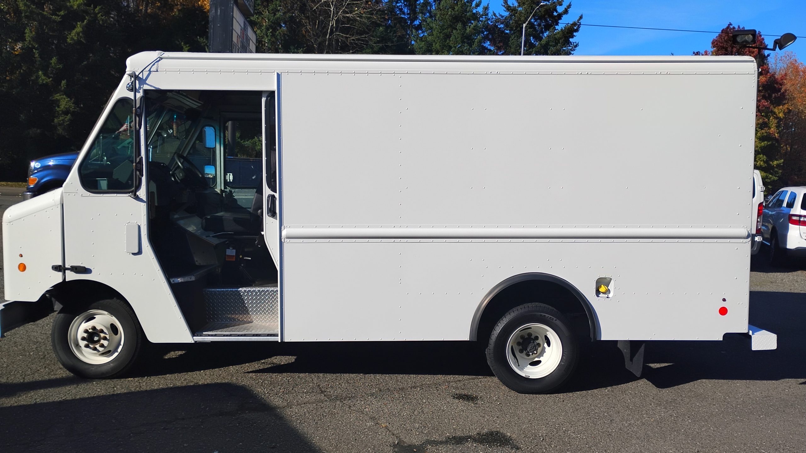 2016 Ford E350 Stepvan 2016 Ford E350 Stepvan - image 6 of 6