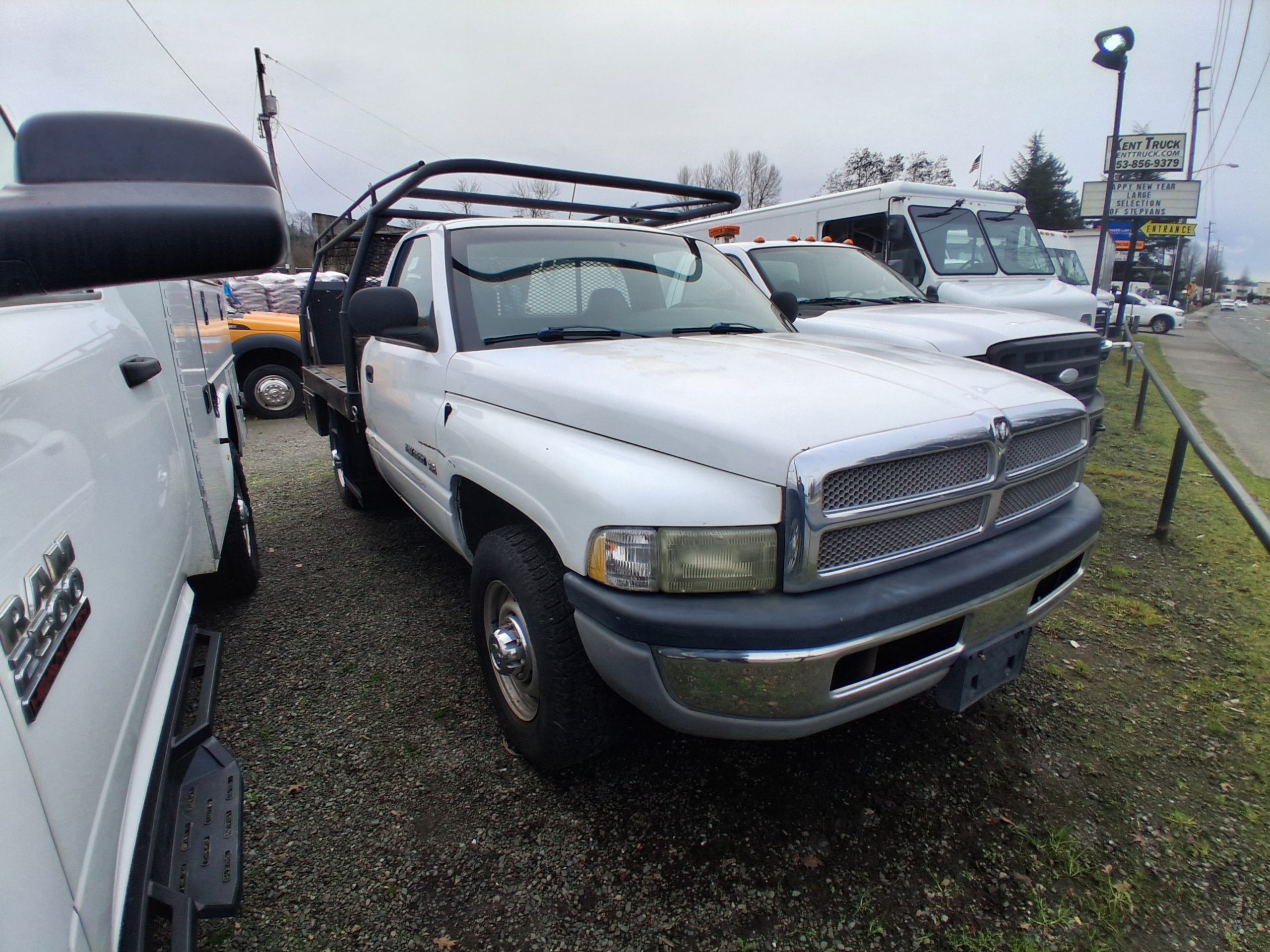 2001 Dodge Flatbed w/Liftgate 2001 Dodge Flatbed w/Liftgate - image 1 of 6