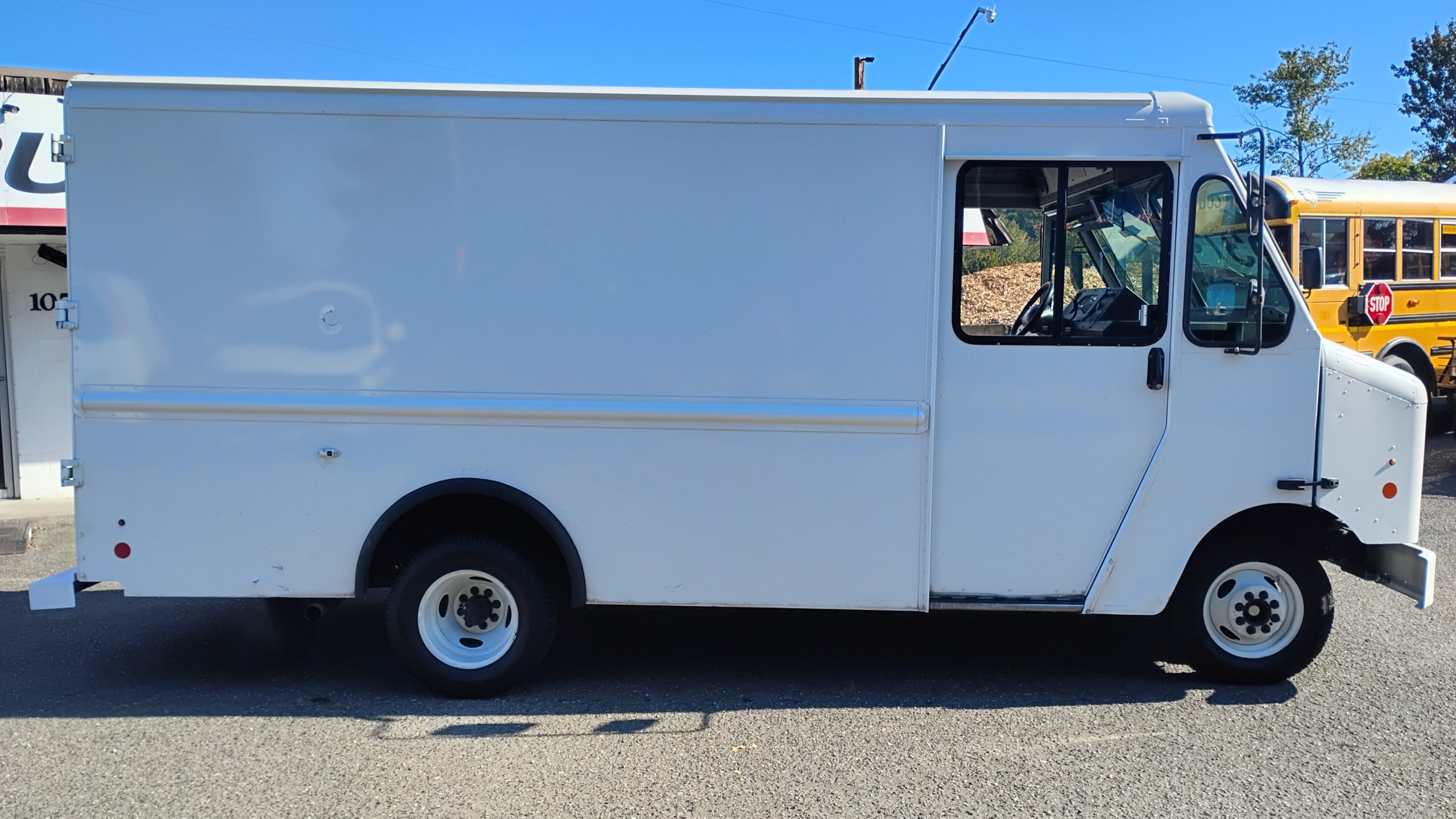 2019 Ford E350 Stepvan 2019 Ford E350 Stepvan - image 2 of 6
