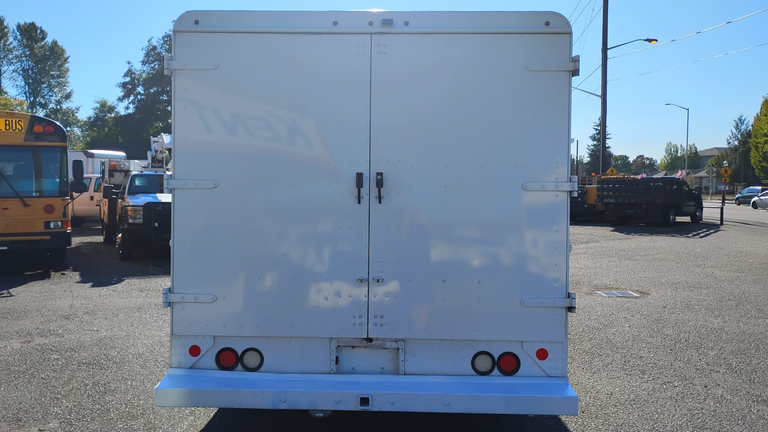 2019 Ford E350 Stepvan 2019 Ford E350 Stepvan - image 4 of 6