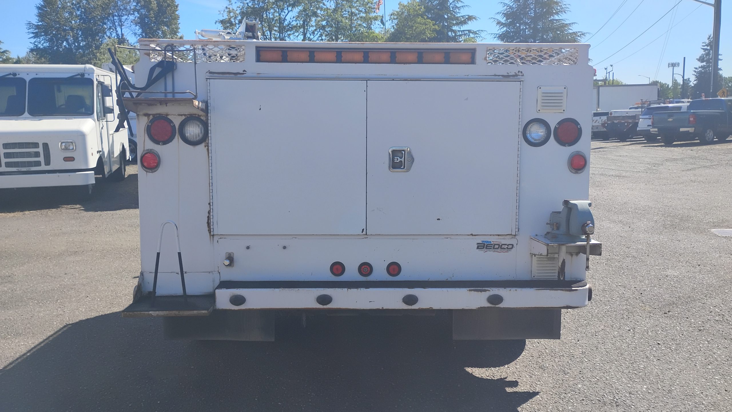 2006 Ford F350 Service-Body - image 4 of 6