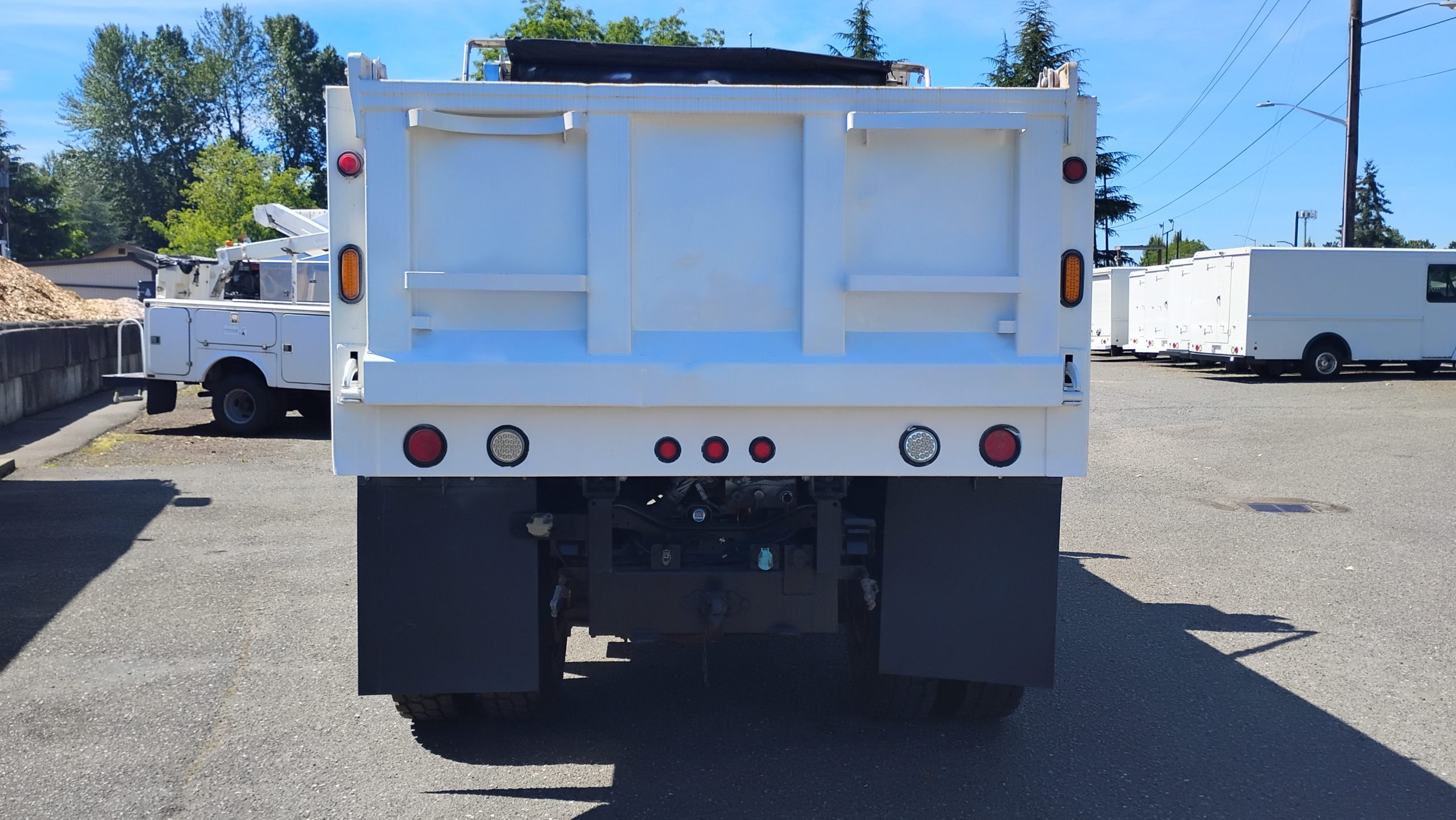 2011 International Durastar Dump - image 5 of 6