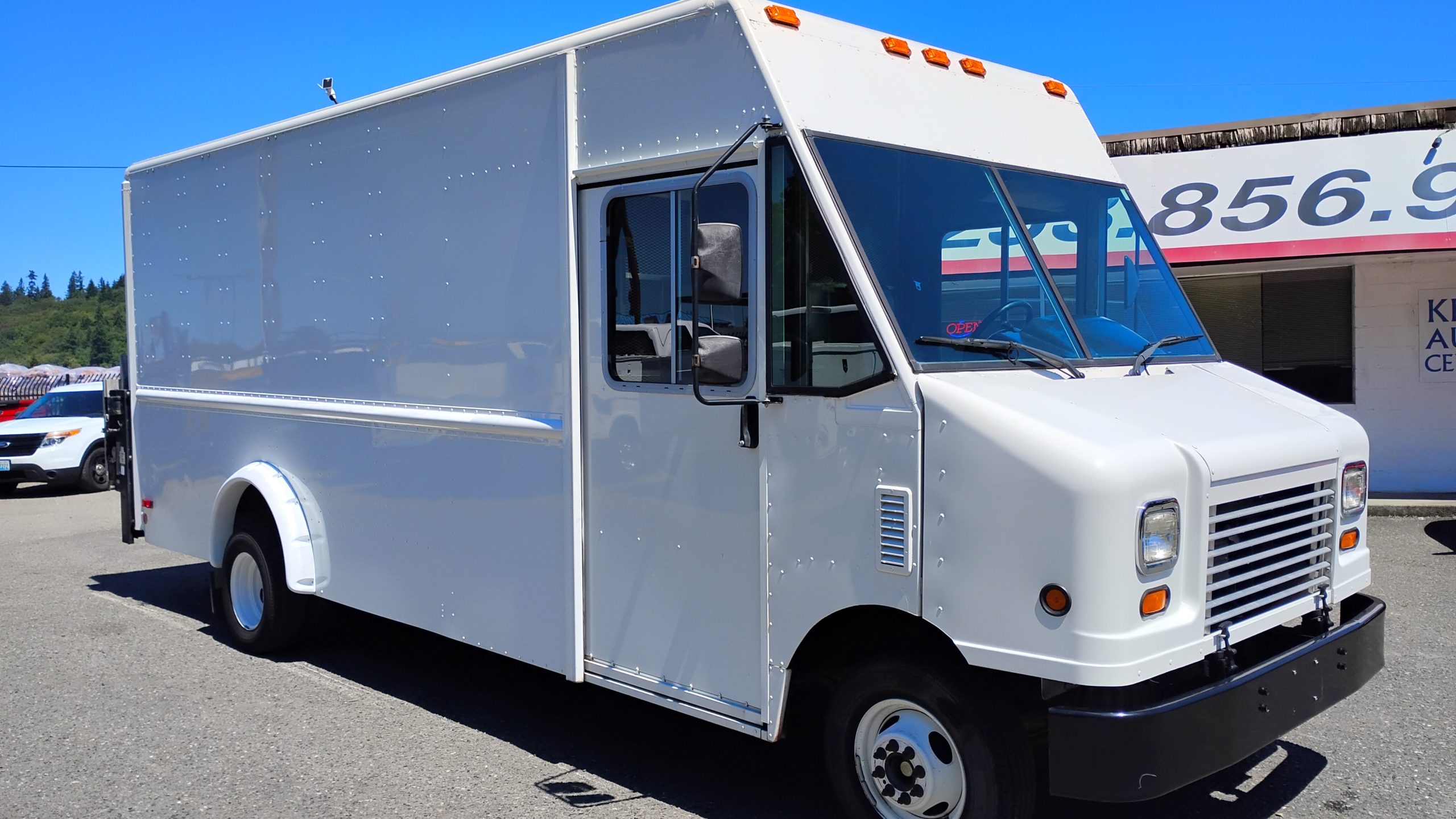 2012 Ford E450 Stepvan (18ft.) - image 1 of 6