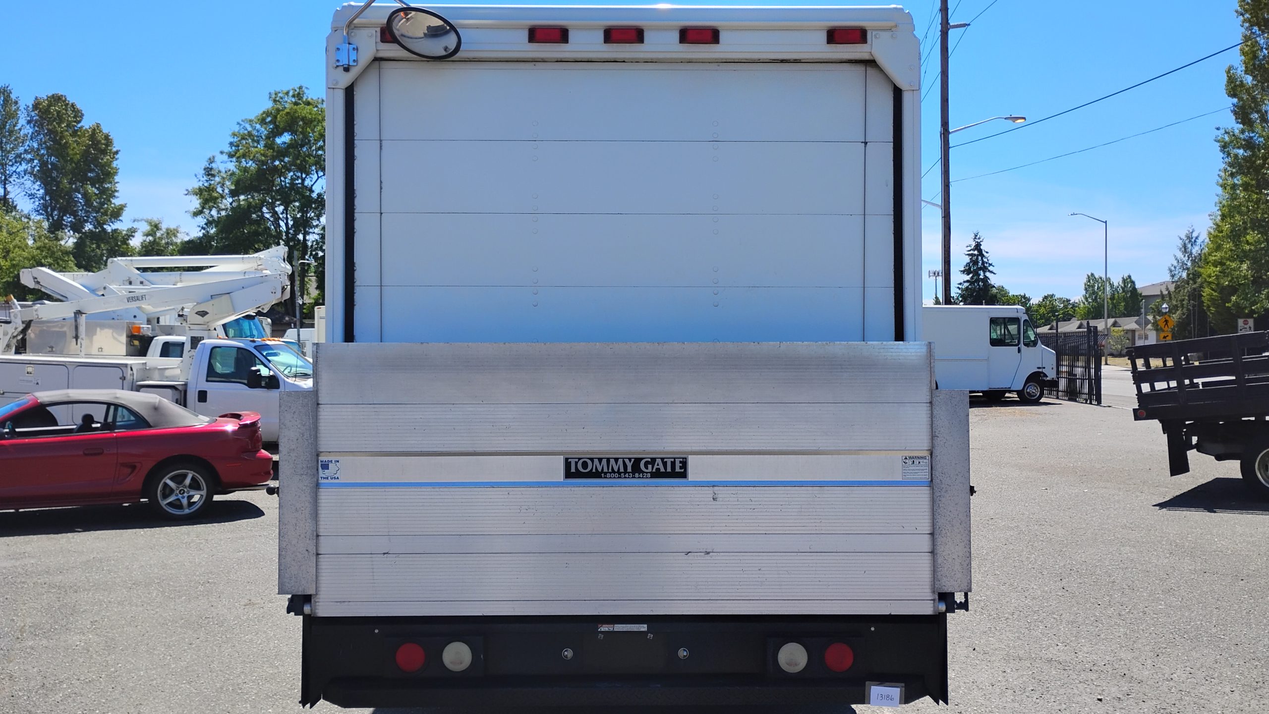 2012 Ford E450 Stepvan (18ft.) - image 4 of 6