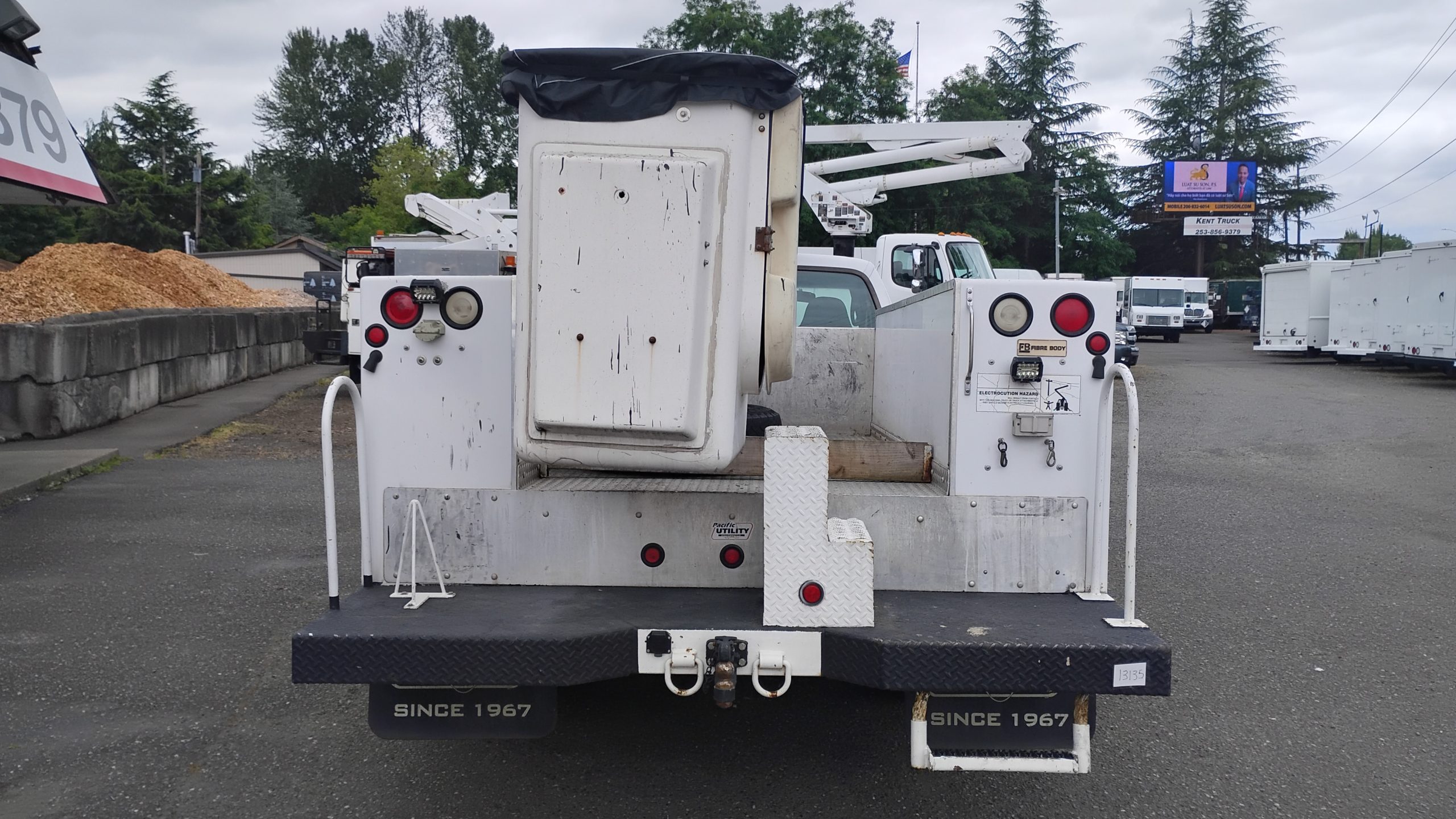 2002 Ford F350 Bucket-Truck - image 6 of 6