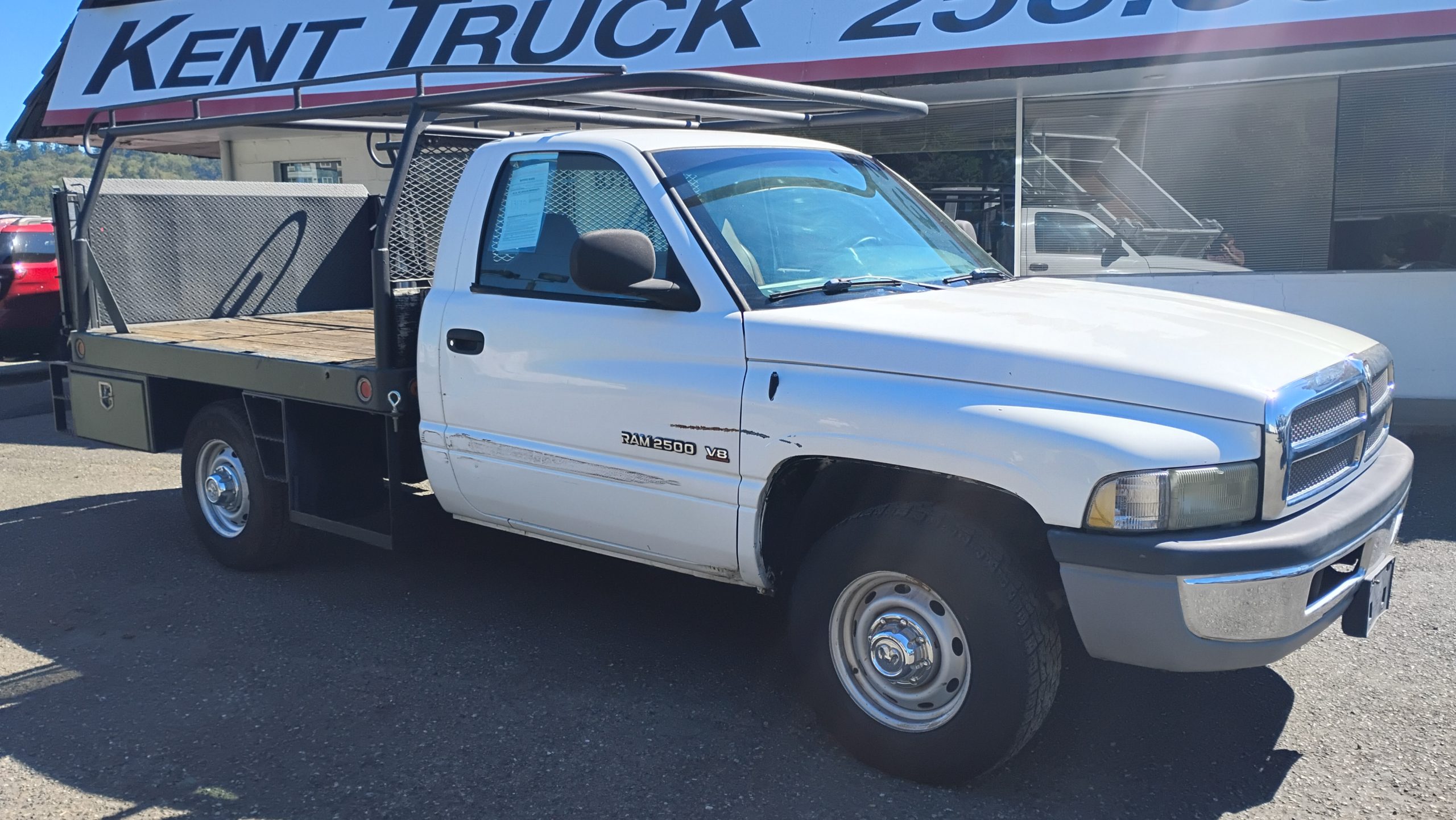 2001 Dodge 2500 Flatbed w/Liftgate 2001 Dodge 2500 Flatbed w/Liftgate - image 1 of 6