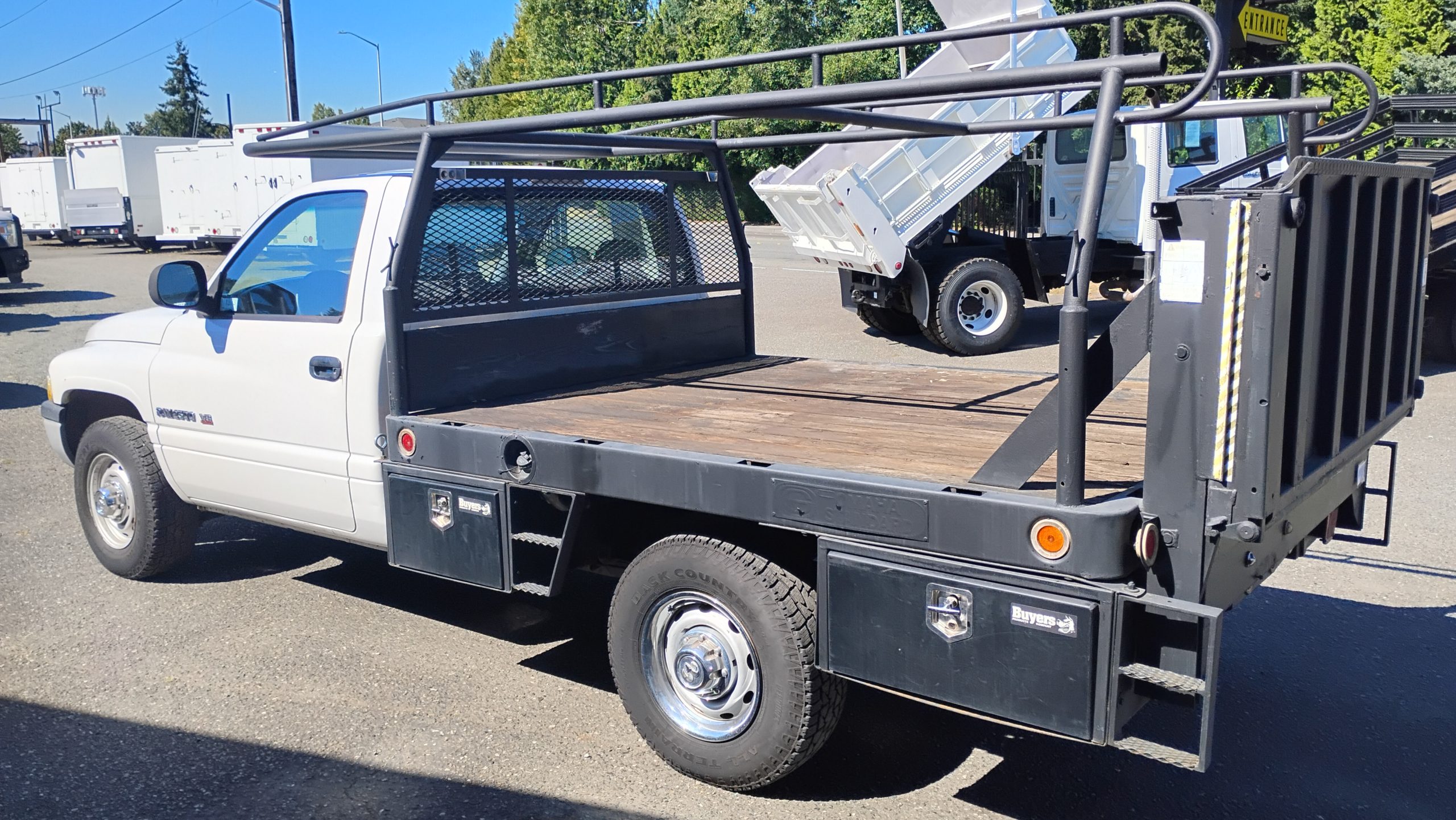 2001 Dodge 2500 Flatbed w/Liftgate 2001 Dodge 2500 Flatbed w/Liftgate - image 5 of 6