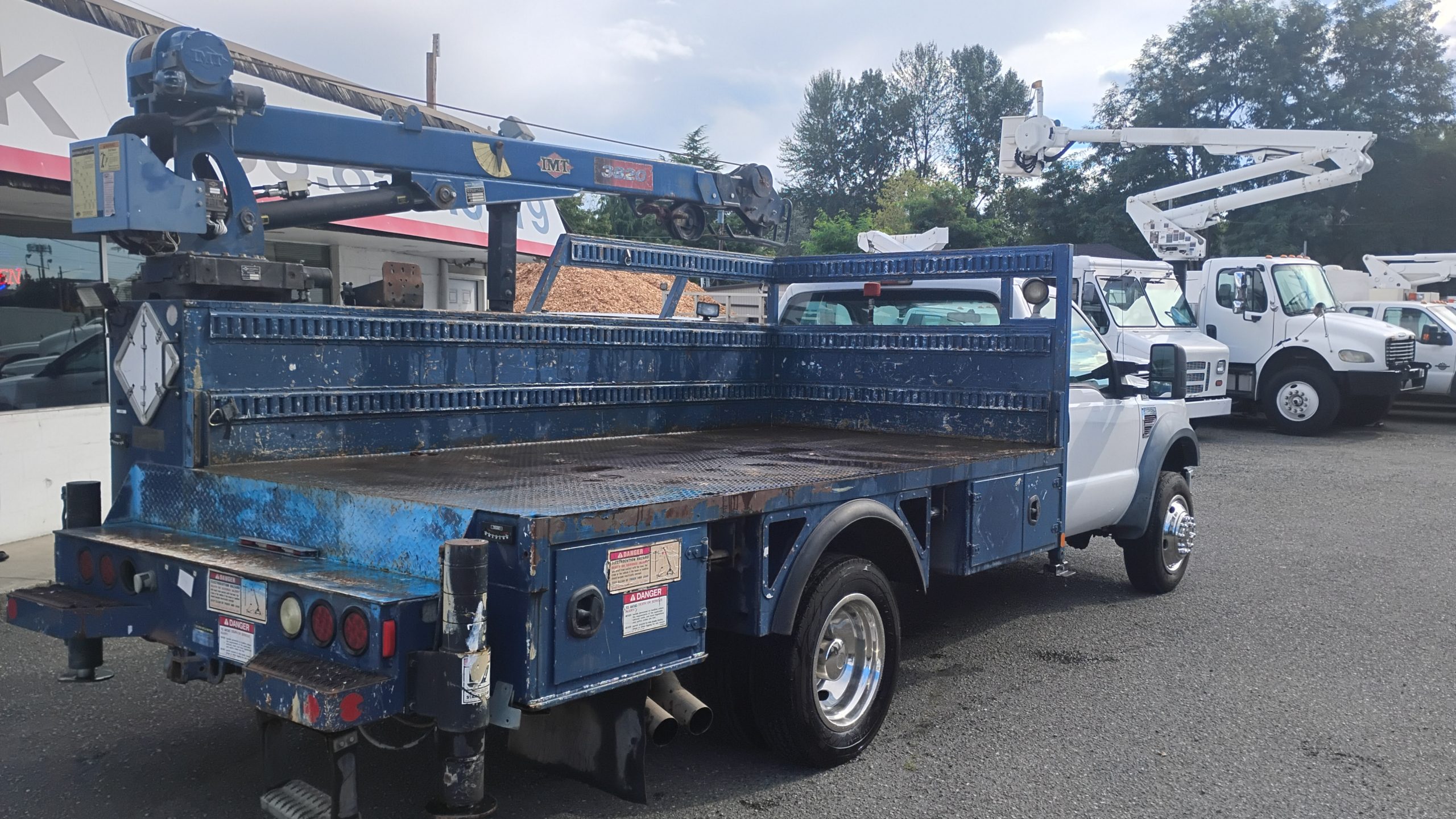 2009 Ford F550 (Crane Truck) - image 3 of 6