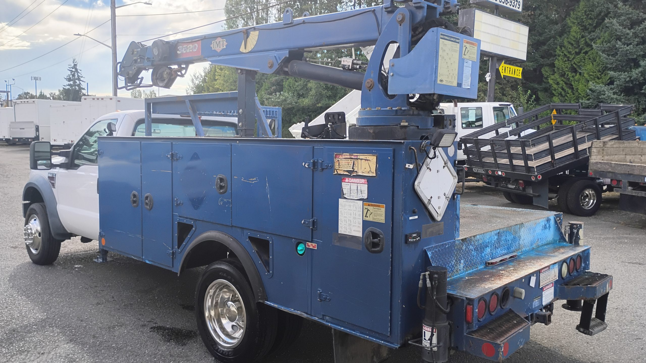 2009 Ford F550 (Crane Truck) - image 5 of 6